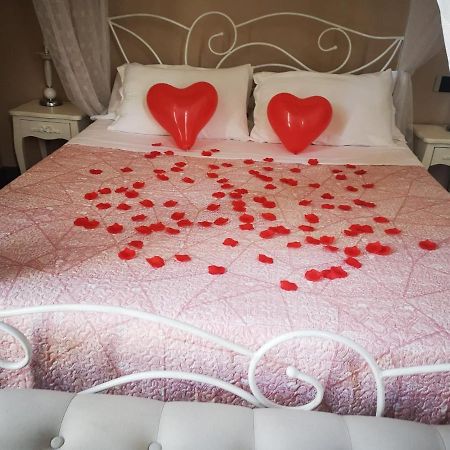 B&B A Due Passi Caserta Dış mekan fotoğraf