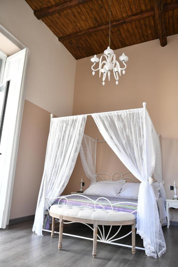 B&B A Due Passi Caserta Dış mekan fotoğraf