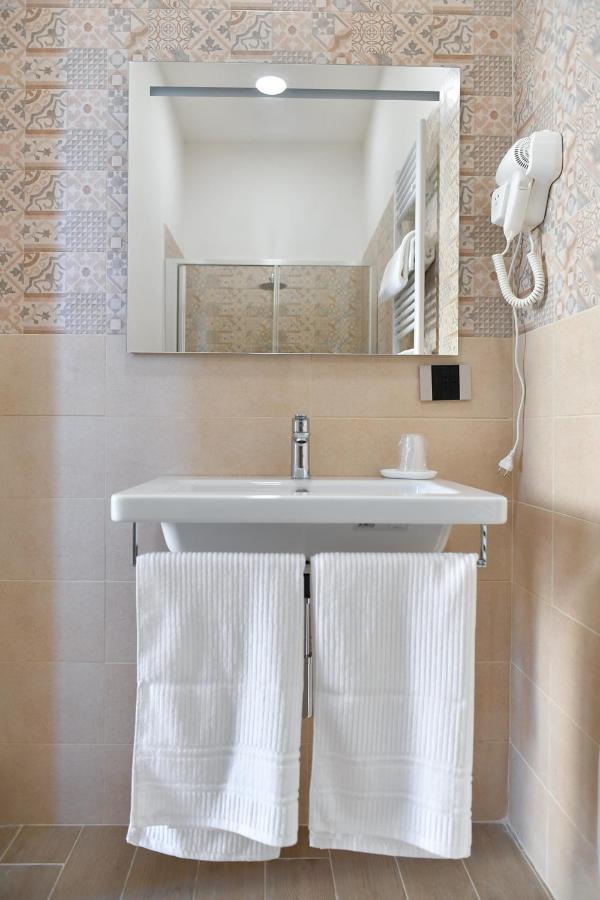 B&B A Due Passi Caserta Dış mekan fotoğraf