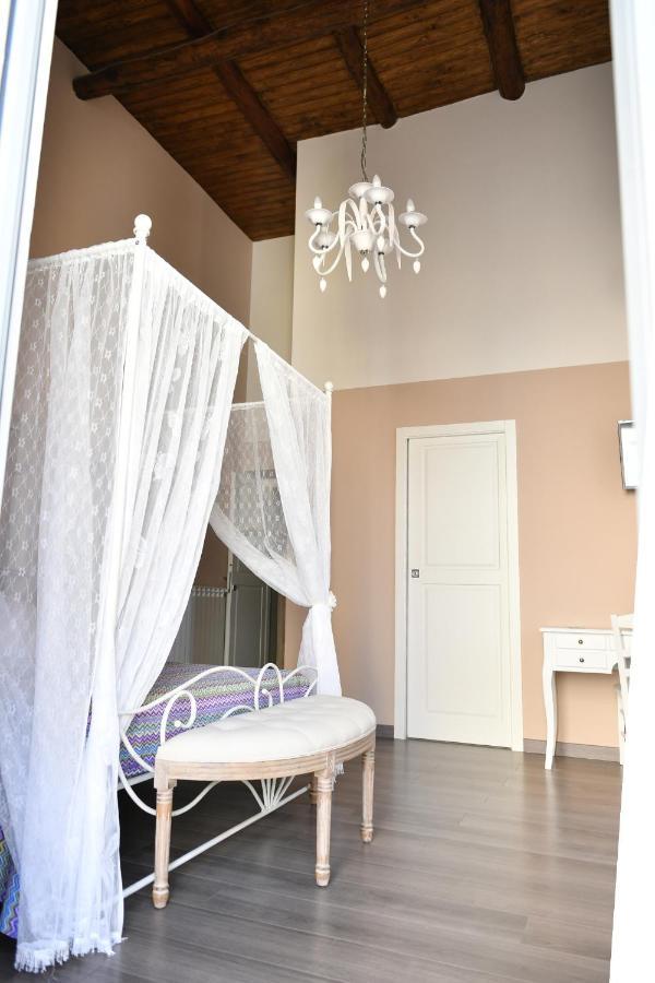 B&B A Due Passi Caserta Dış mekan fotoğraf